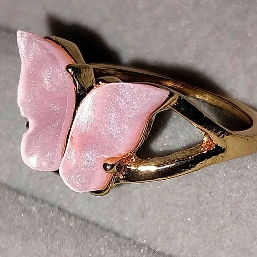Super cute pink butterfly ring sz 7